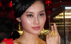 丰满乳亲伦小说